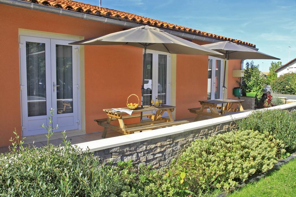 Contact Hotel O'Nice Saintes Exterior foto